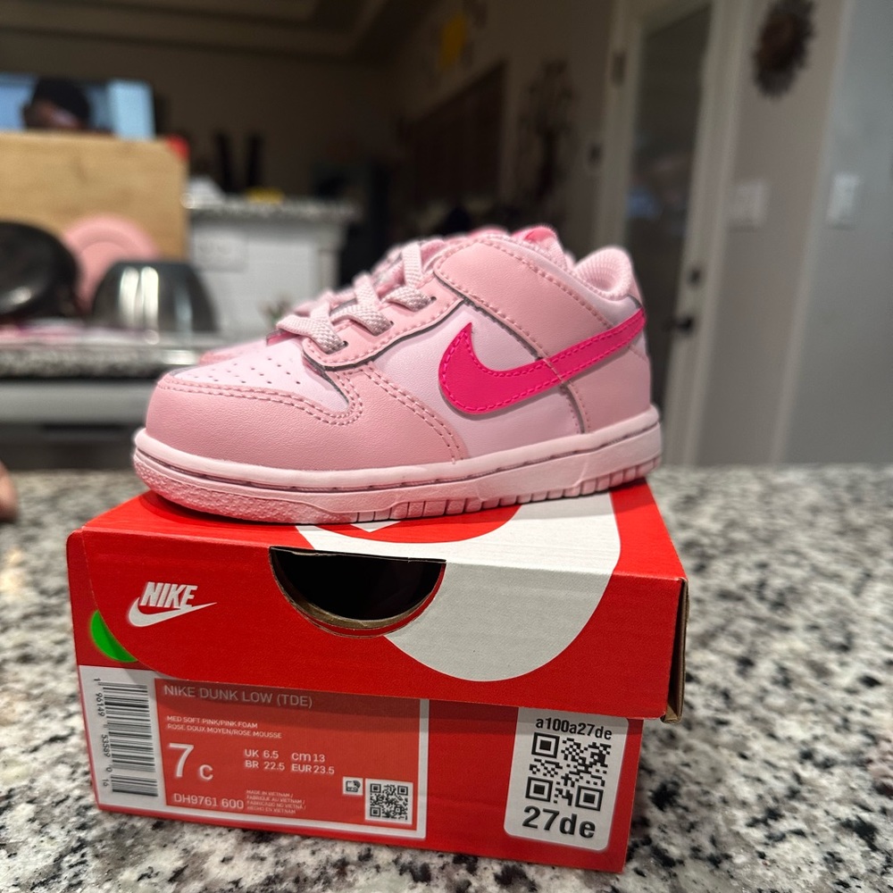 Tripple pink Nike dunks